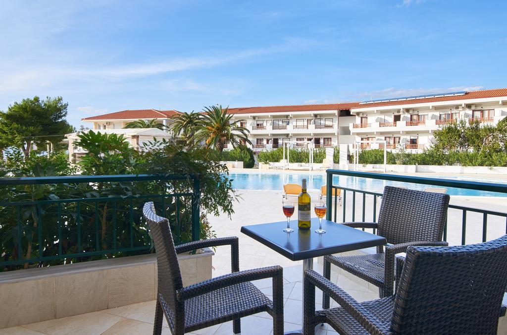 Toroni Blue Sea Hotel Ngoại thất bức ảnh