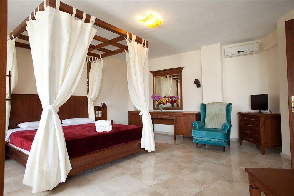 Toroni Blue Sea Hotel Ngoại thất bức ảnh