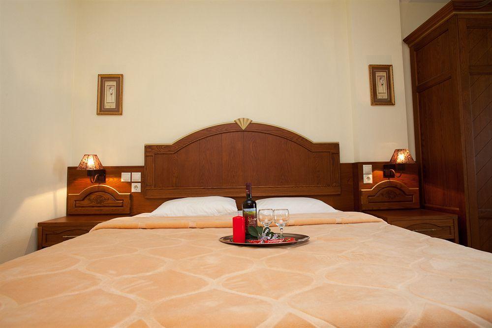 Toroni Blue Sea Hotel Ngoại thất bức ảnh