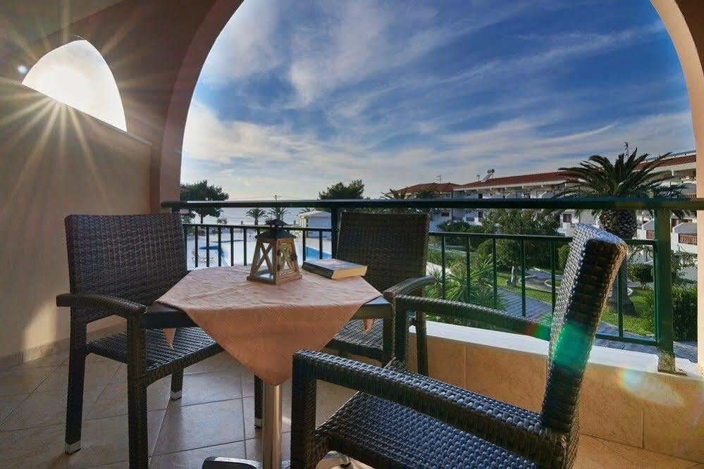 Toroni Blue Sea Hotel Ngoại thất bức ảnh